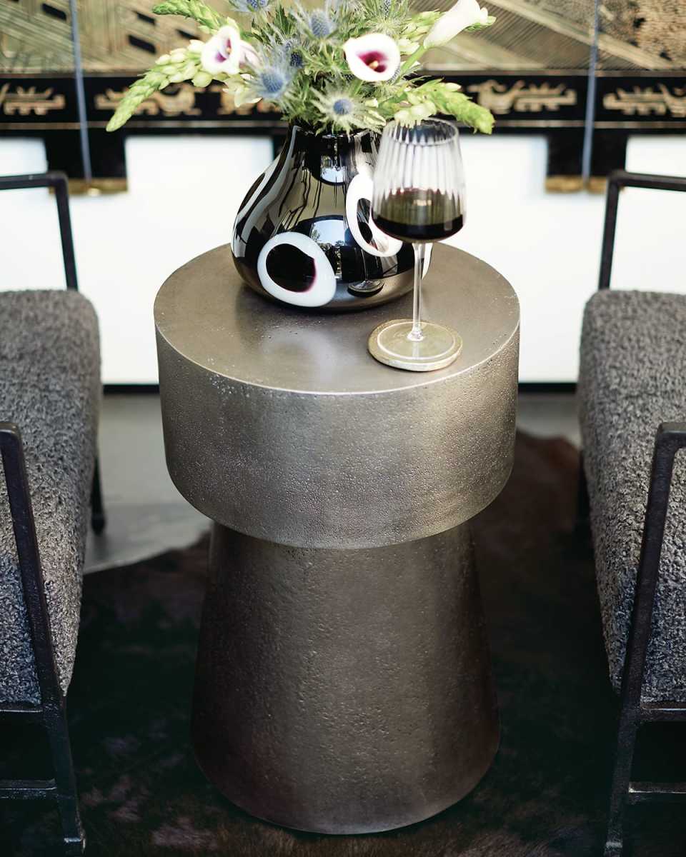 Linea Round Metal Chair-Side Tab